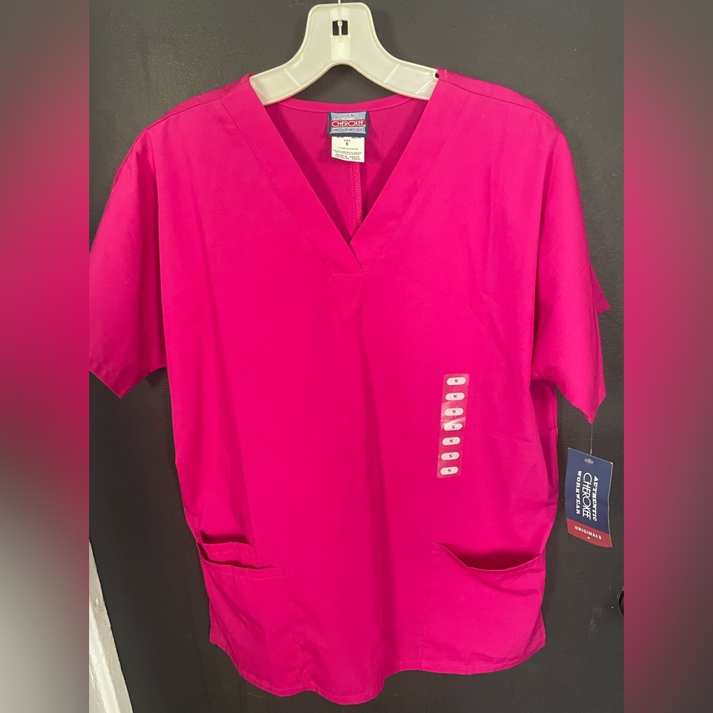Cherokee scrub top, bright pink size Small with tags